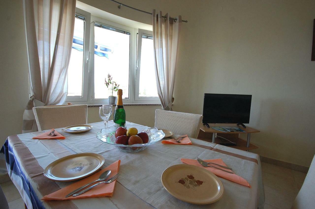 Apartments Nency By El-Pi Tours Malinska Ngoại thất bức ảnh