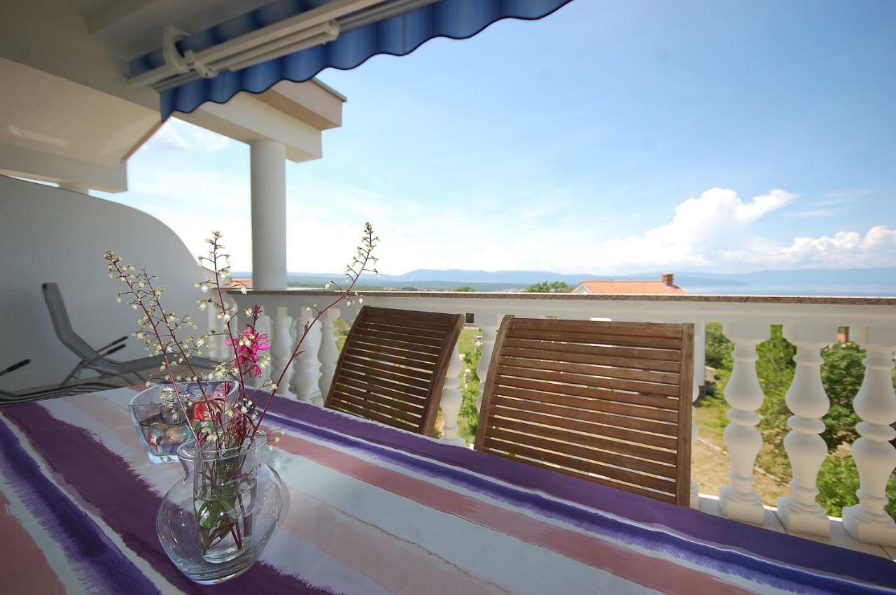 Apartments Nency By El-Pi Tours Malinska Ngoại thất bức ảnh