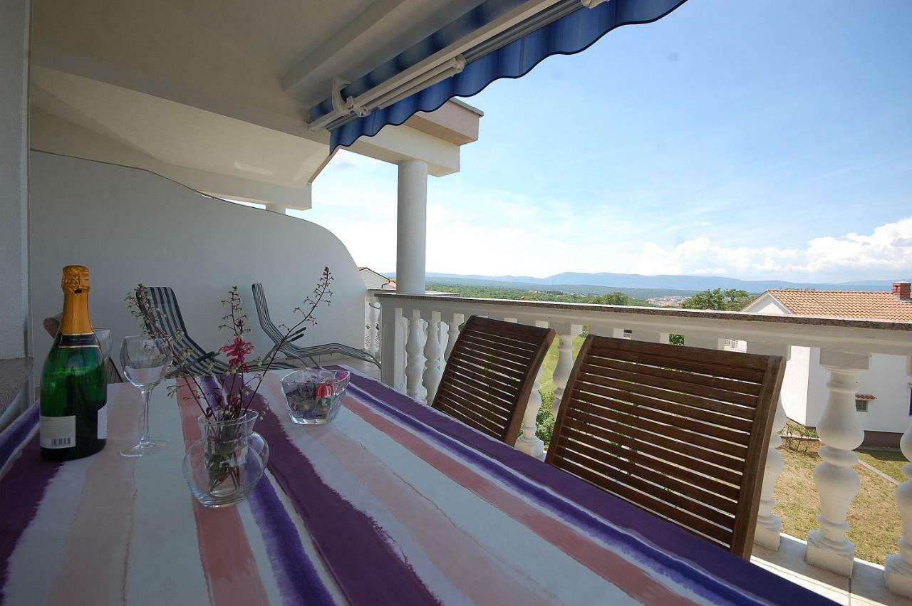Apartments Nency By El-Pi Tours Malinska Ngoại thất bức ảnh