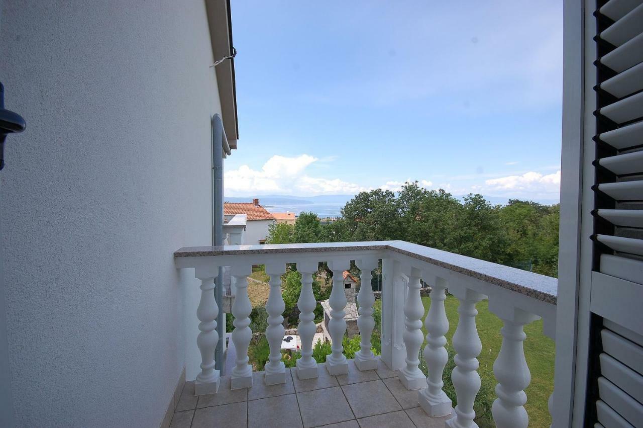 Apartments Nency By El-Pi Tours Malinska Ngoại thất bức ảnh