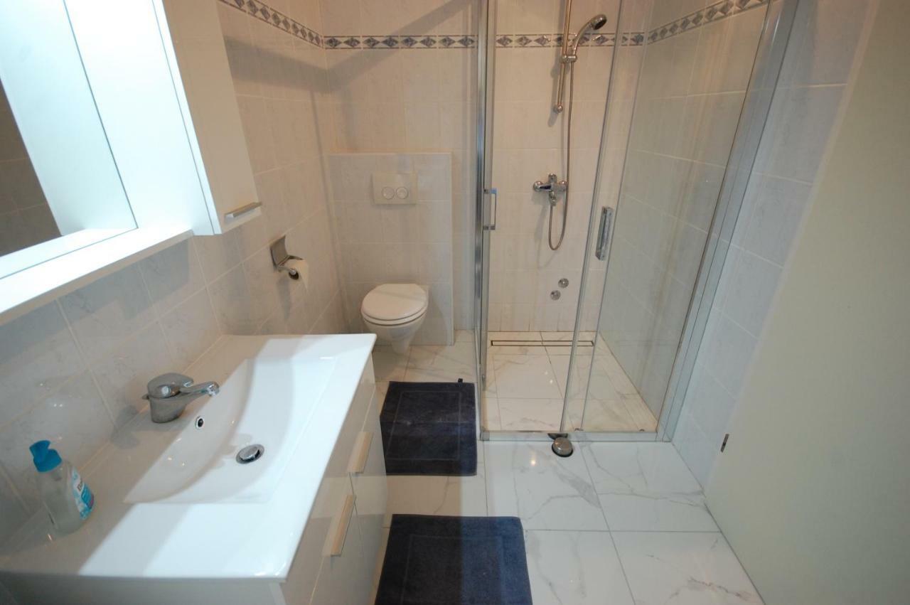Apartments Nency By El-Pi Tours Malinska Ngoại thất bức ảnh