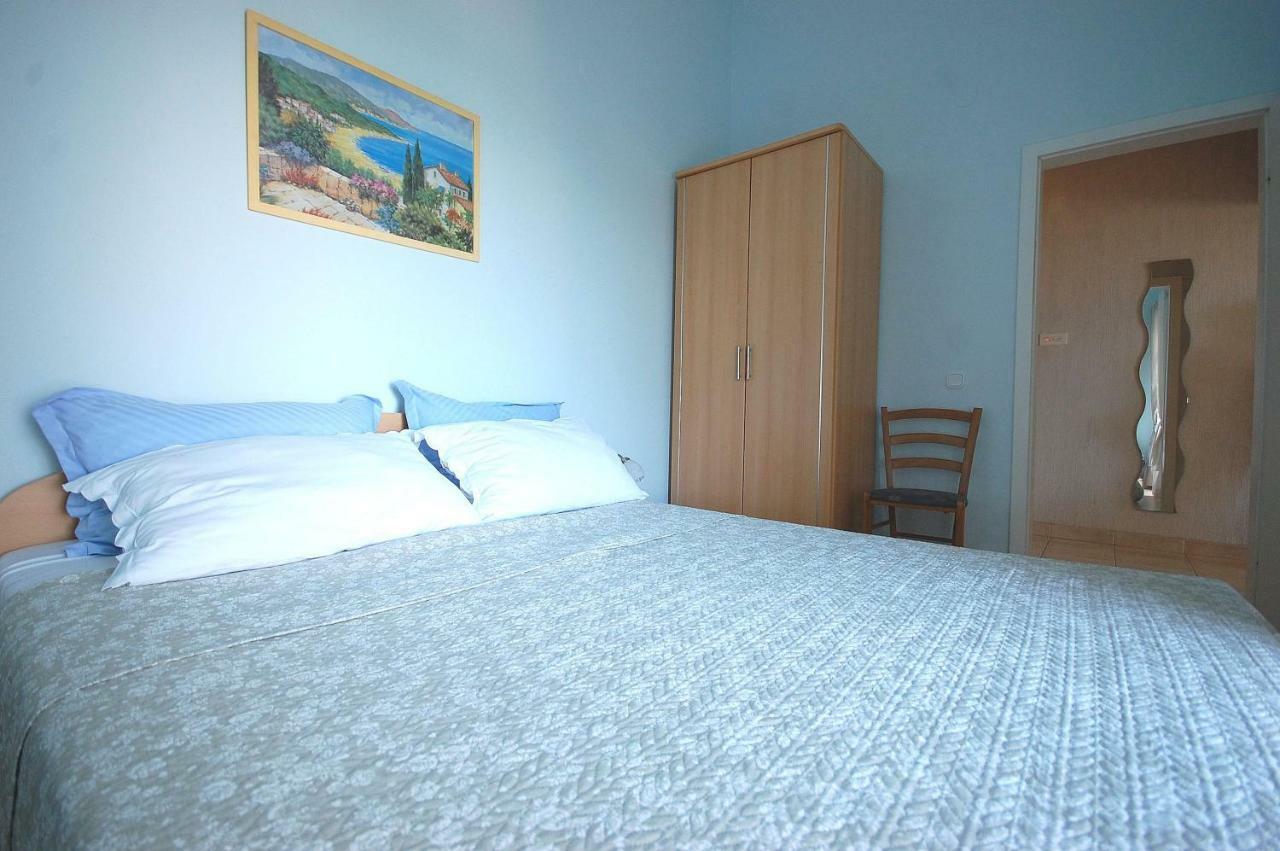 Apartments Nency By El-Pi Tours Malinska Ngoại thất bức ảnh
