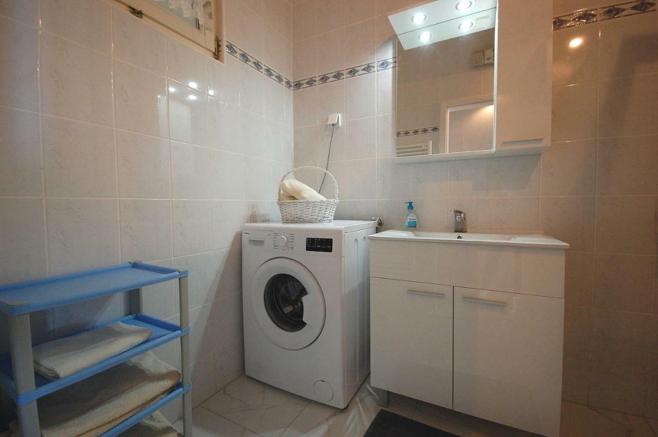 Apartments Nency By El-Pi Tours Malinska Ngoại thất bức ảnh