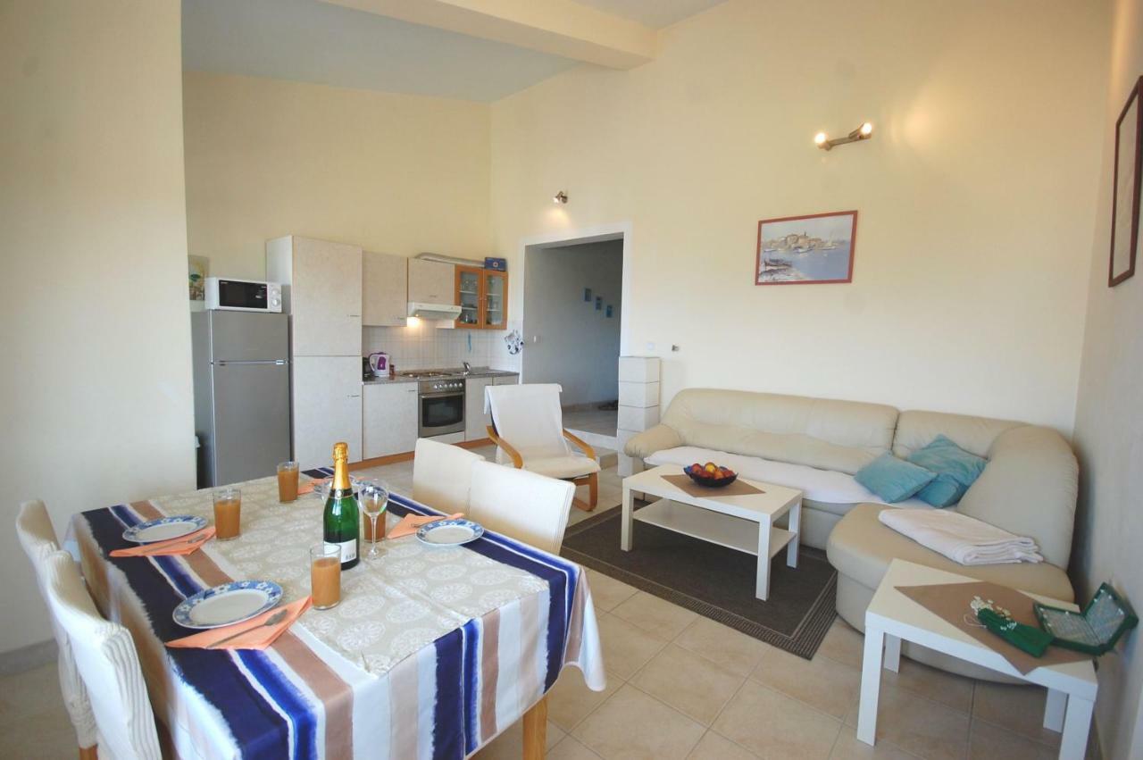 Apartments Nency By El-Pi Tours Malinska Ngoại thất bức ảnh