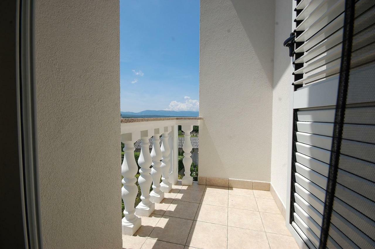 Apartments Nency By El-Pi Tours Malinska Ngoại thất bức ảnh