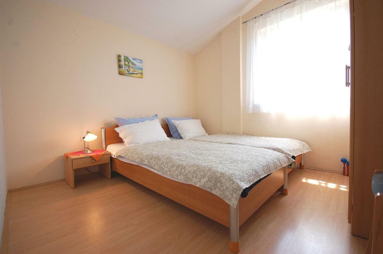 Apartments Nency By El-Pi Tours Malinska Ngoại thất bức ảnh
